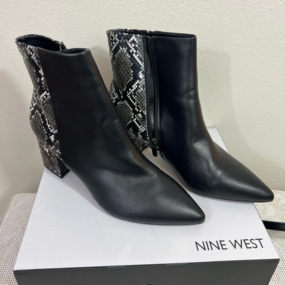 Nine West Black and Snake Print Boots with Bag - Picture 4 of 12